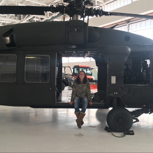 Meet your Posher, Taylor - Picture 7 of 8